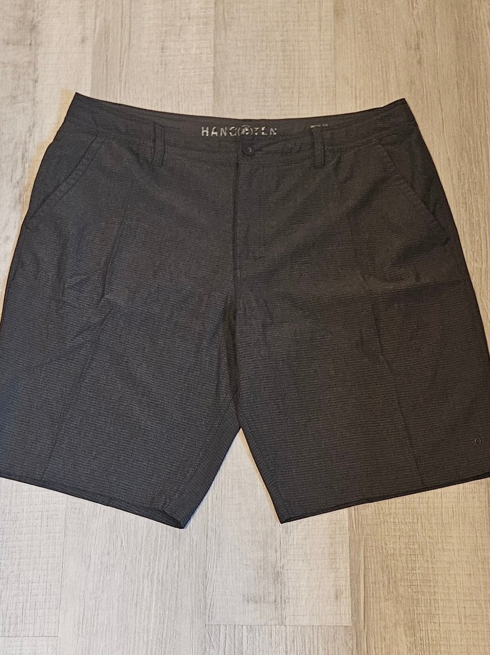 Hang Ten Men's Black Flat-Front Stretch Shorts